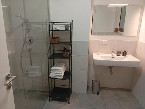 Ванная комната в Riverside Apartments