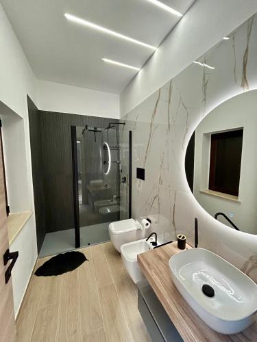 Ένα μπάνιο στο Pisano Suite