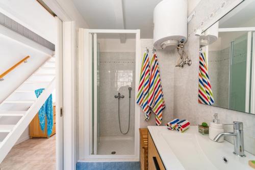 Ένα μπάνιο στο Jean Luc Villa by PaxosRetreats