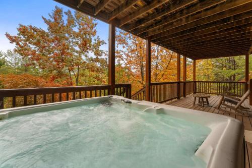 4BD for 10 in Wears Valley w Views & Hot tub photo 3