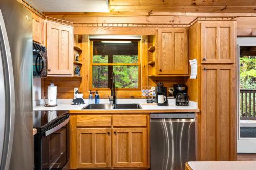 4BD for 10 in Wears Valley w Views & Hot tub photo 14