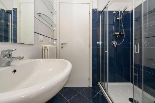 Et badeværelse på MGH - Lake View Terrace Gardone