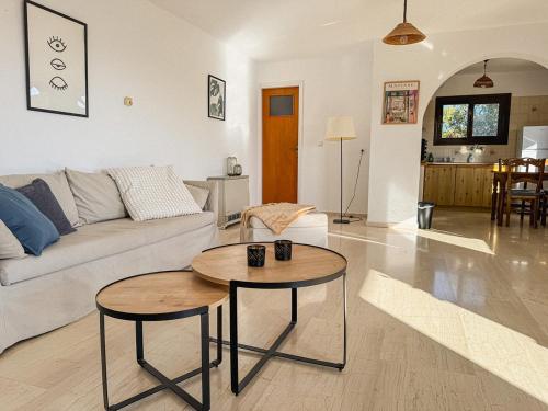 Χώρος καθιστικού στο Serenity, stunning sea view & massage