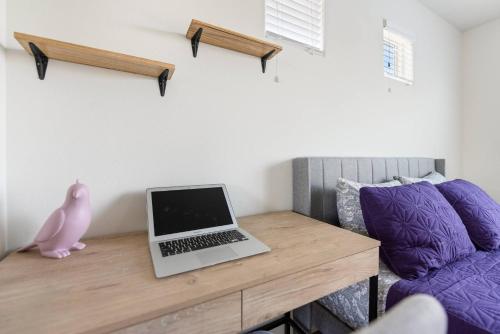 Billede fra billedgalleriet på Bright Private Room | Central OC by Irvine & Beach i Tustin