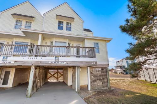 Το κτήριο όπου στεγάζεται  η παραθεριστική κατοικία