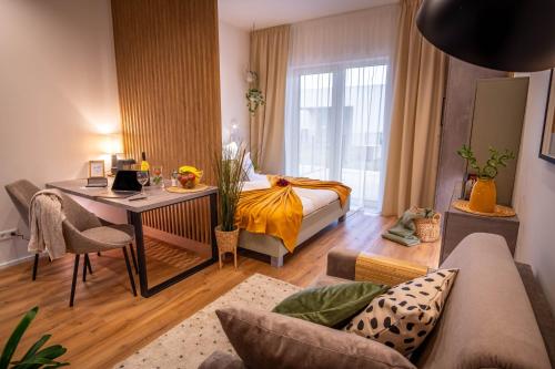 Between Rivers Apartments, AC, Netflix & Parking