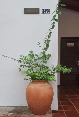Habitación en casa rústica con aire acondicionado y wifi en el centro de Asunción