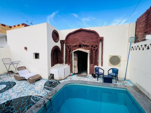 private home lucky seven