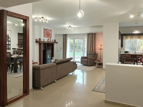 Chloe Maxi Apt 108 sqm