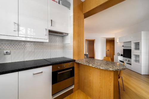 Marina Family Apartment - Pool & Garage