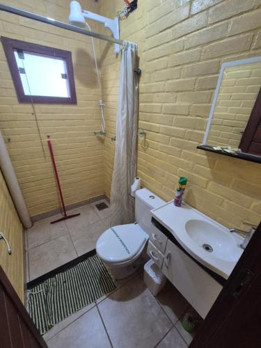 Et badeværelse på Suite 2 ambientes AR na área central para 2 ou 3 pessoas-202A