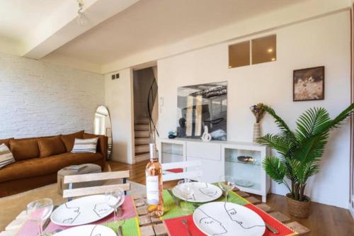 Χώρος καθιστικού στο Spacious and bright house near Cannes