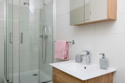 Et badeværelse på Apartments Jase