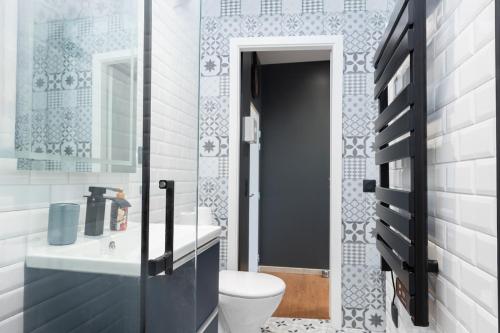 Ένα μπάνιο στο Studio 203 Anthracite - Design & Comfort