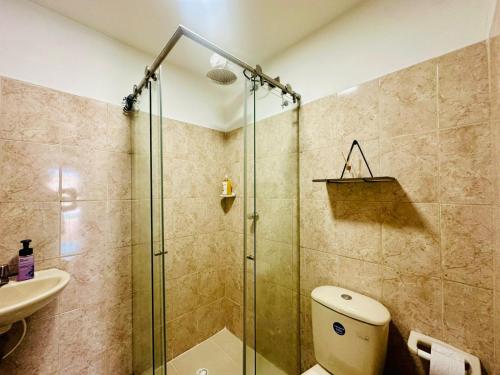 Ένα μπάνιο στο Hotel Jardin de Rosas