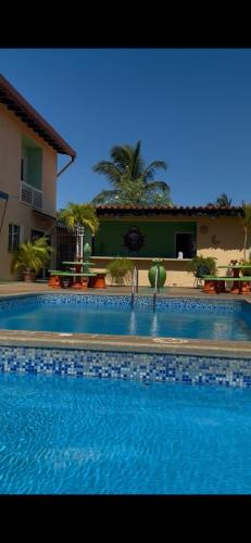 Swimmingpoolen hos eller tæt på Villas Guayanamar