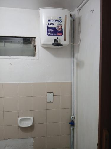 Ένα μπάνιο στο Pequeño Monoambiente en S Fernando