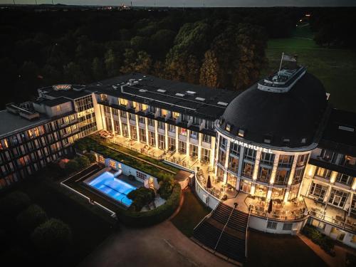 Πισίνα στο ή κοντά στο Parkhotel Bremen – ein Mitglied der Hommage Luxury Hotels Collection