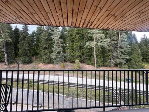 Φωτογραφία από το άλμπουμ του Premium Ski Retreat - Steps from Kokhta Gora σε Itʼkhvisi