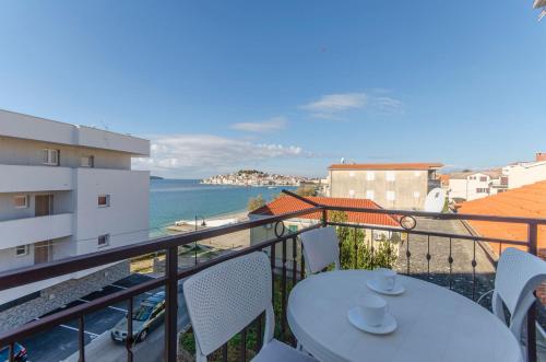 Apartment Mira
