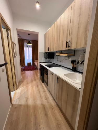 Dreamy 1BR with Great Balconny