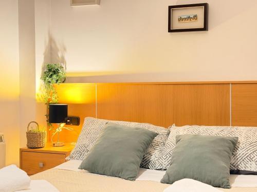 Giường trong phòng chung tại VUT Plaza Florida - Parking gratis