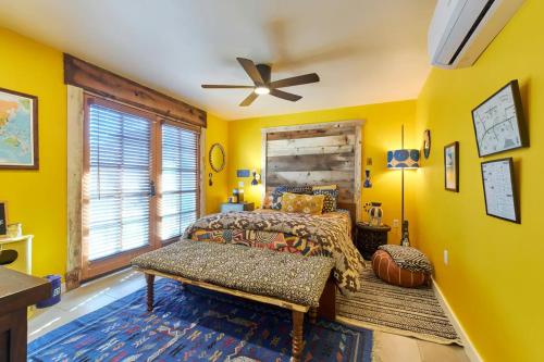 En eller flere senge i et værelse på Stay at the Sunburst