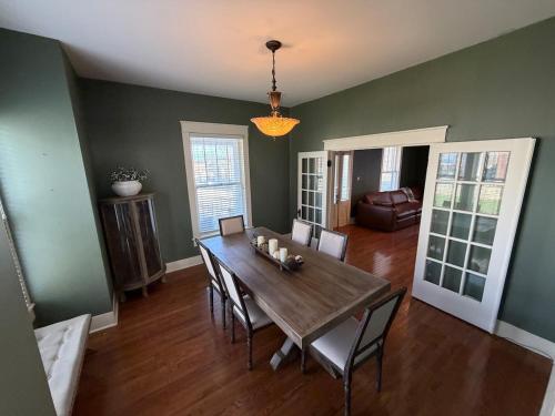 Χώρος καθιστικού στο New listing! Historic 4 bedroom home