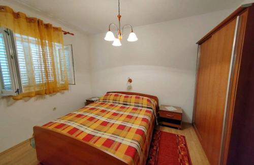 Apartments with parking space Barbat, Rab - 25028