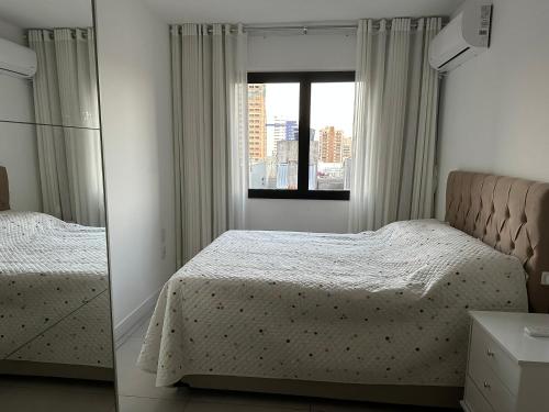 Postel nebo postele na pokoji v ubytování Apartamento Towers Centro Torres