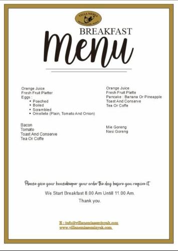 een menu voor een ontbijtmenu met de woorden ontbijtmenu bij Villa Nemia Seminyak in Seminyak