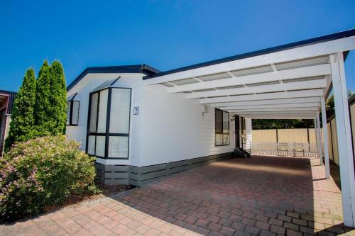 Budova, kde se prázdninový areál nachází