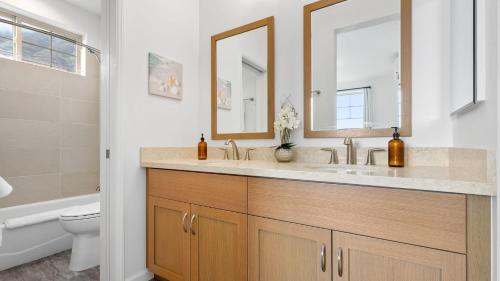 Ένα μπάνιο στο Lealea by AvantStay Ocean Mountain Views