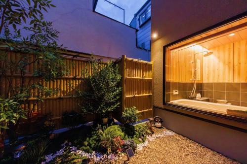 雲川居Luxury Japanese-style house newly built at the end of 2024, Tengachaya Station 6 minutes, Direct access to Namba, Tennoji, Airport