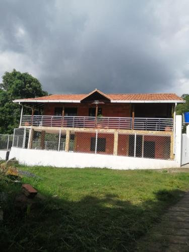 Bygningen som feriehuset ligger i