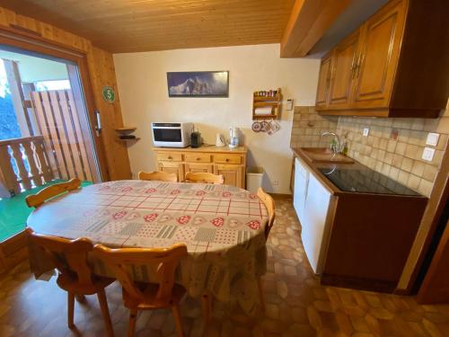 Appartement spacieux avec balcon exposé Sud/Ouest et connexion WIFI