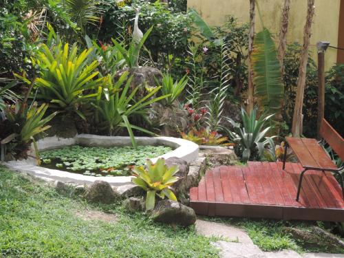 Taman di luar Pousada Portal das Estrelas