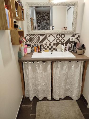 Grande chambre cosy avec salle de bain proche centre ville Le Mans