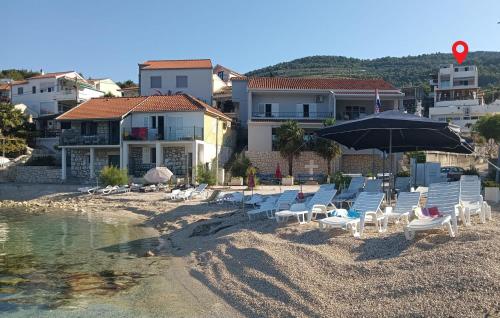 Cozy Apartment In Klek With House Sea View