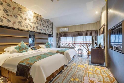 Ένα ή περισσότερα κρεβάτια σε δωμάτιο στο Dujiangyan Liwan Holiday Hotel