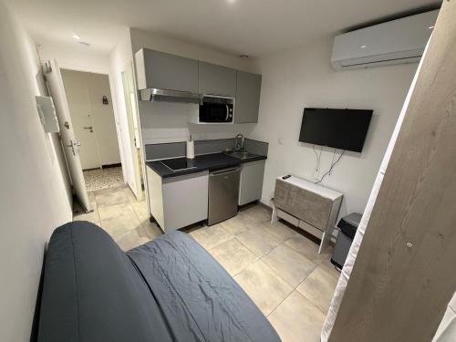 Modern Studio Near Velodrome Stadium Great Location