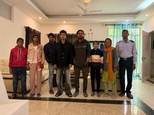 Επισκέπτες που μένουν στο Soooper Hotel 2