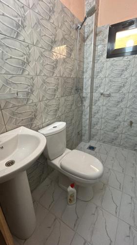 Phòng tắm tại Chambre avec salle de bain privée