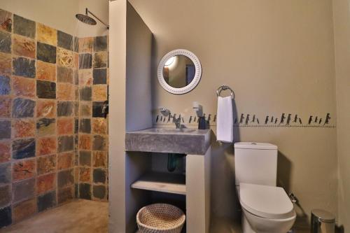 Ένα μπάνιο στο Lodana -next to Crocodile River