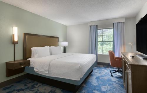 Ένα ή περισσότερα κρεβάτια σε δωμάτιο στο Hampton Inn Helen