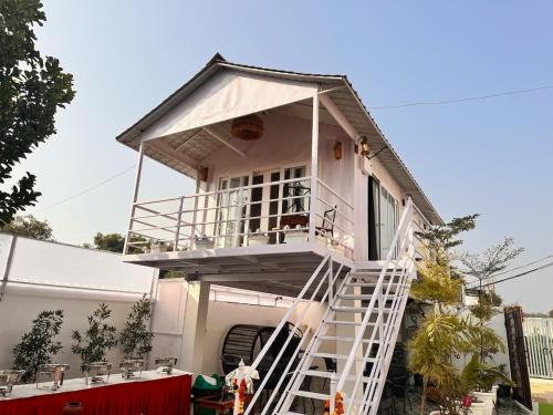 Afbeelding uit fotogalerij van Friends Villa in Gurgaon