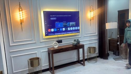 Μια τηλεόραση ή/και κέντρο ψυχαγωγίας στο Friends Villa