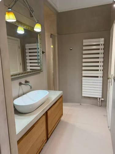 Appartement de 220 m2 à 50 m des Champs-elysees