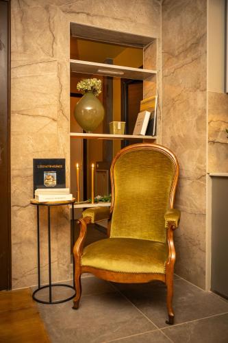 Private "L'Or Tensia" Apartment in Center with Terrace and Free Parking