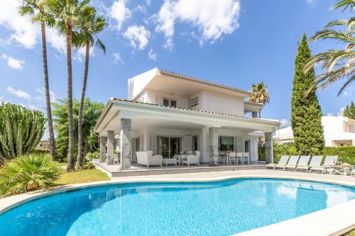 Villa Pedro, Llenaire